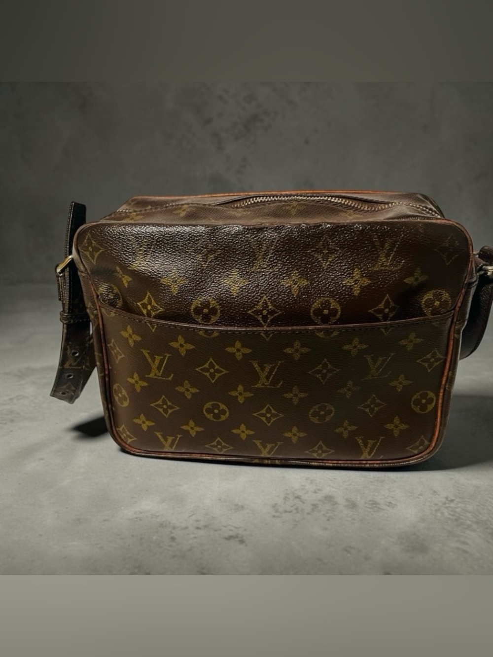 Louis Vuitton Nile Vintage Shoulder Bag - Picture 3 of 16